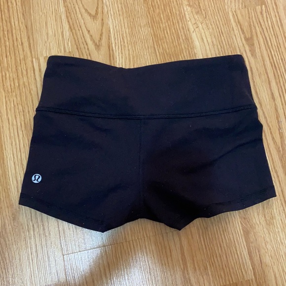 Lululemon booty shorts